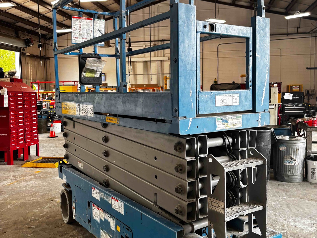 2016 Genie GS-3232-4