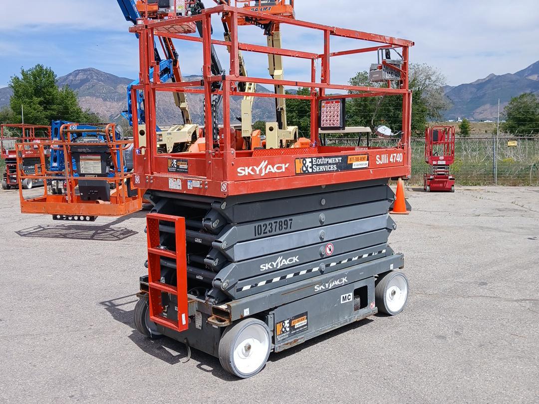 2018 Skyjack SJ4740