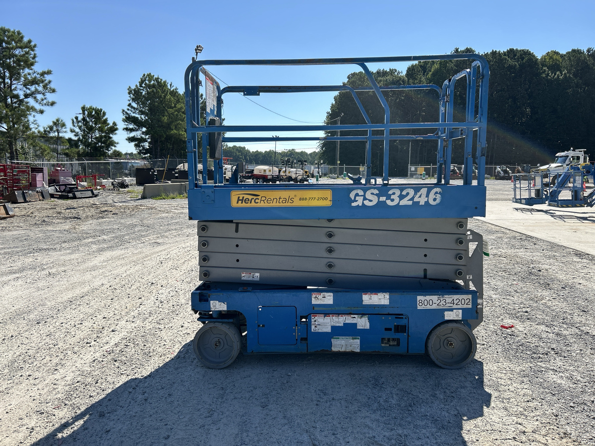 2018 Genie GS-3246-4