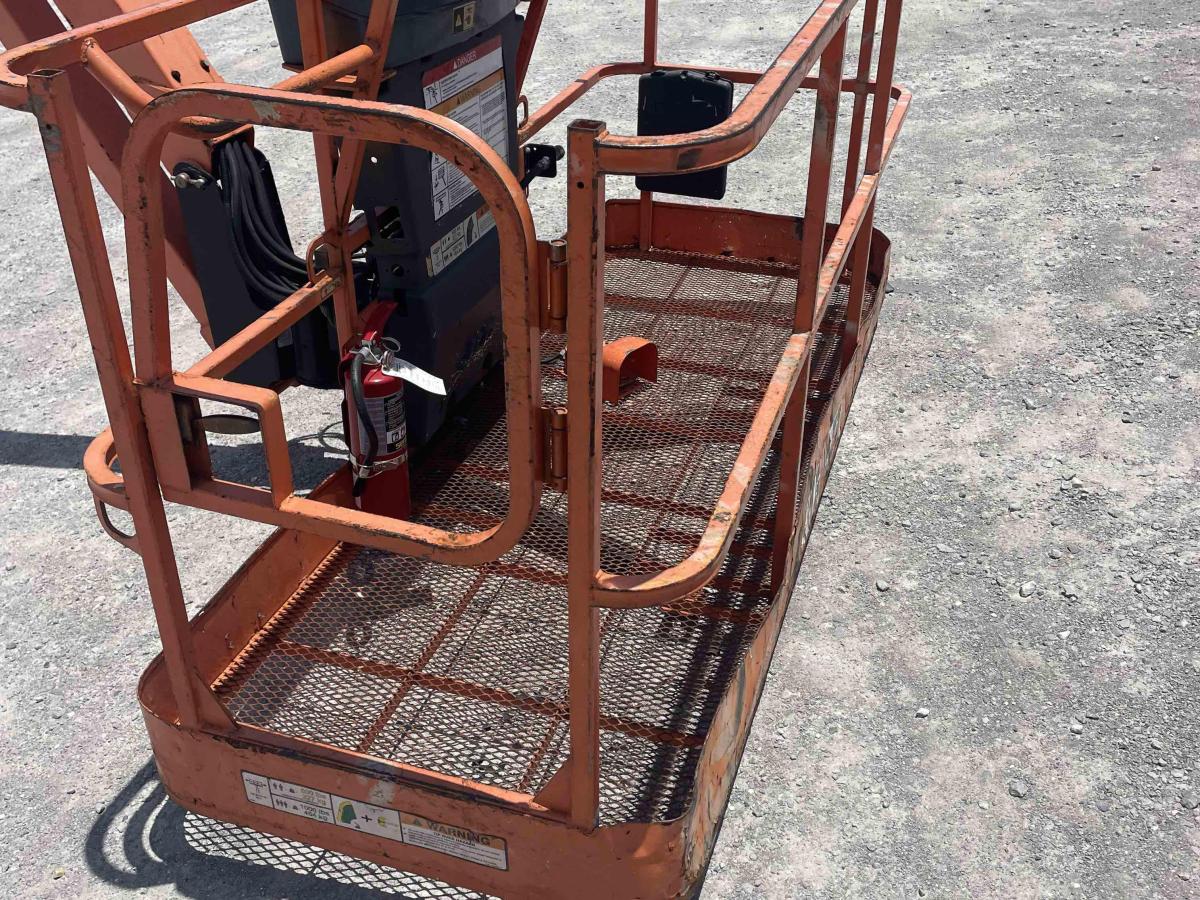 2017 JLG 1250AJP