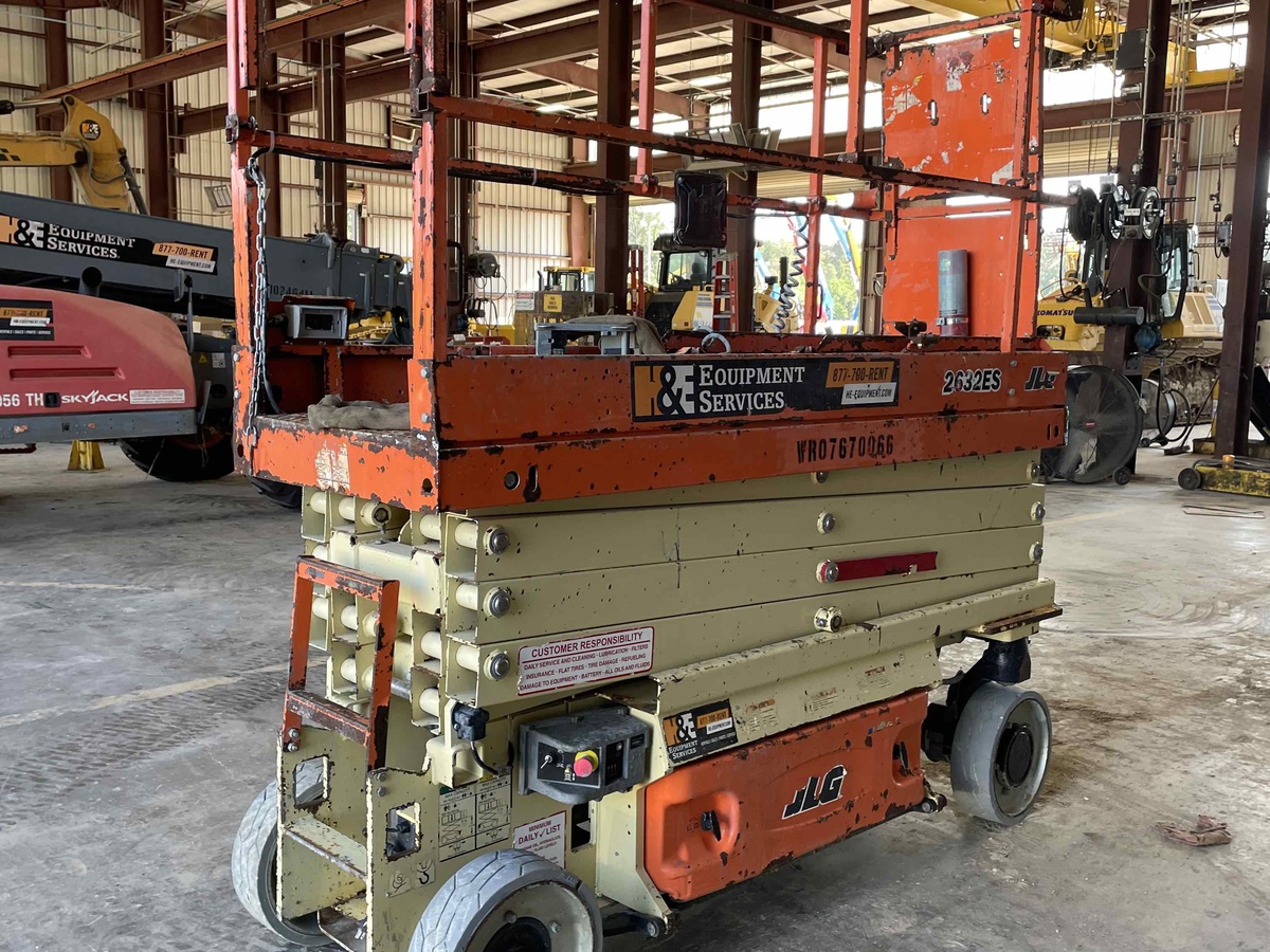 2018 JLG 2632ES-4