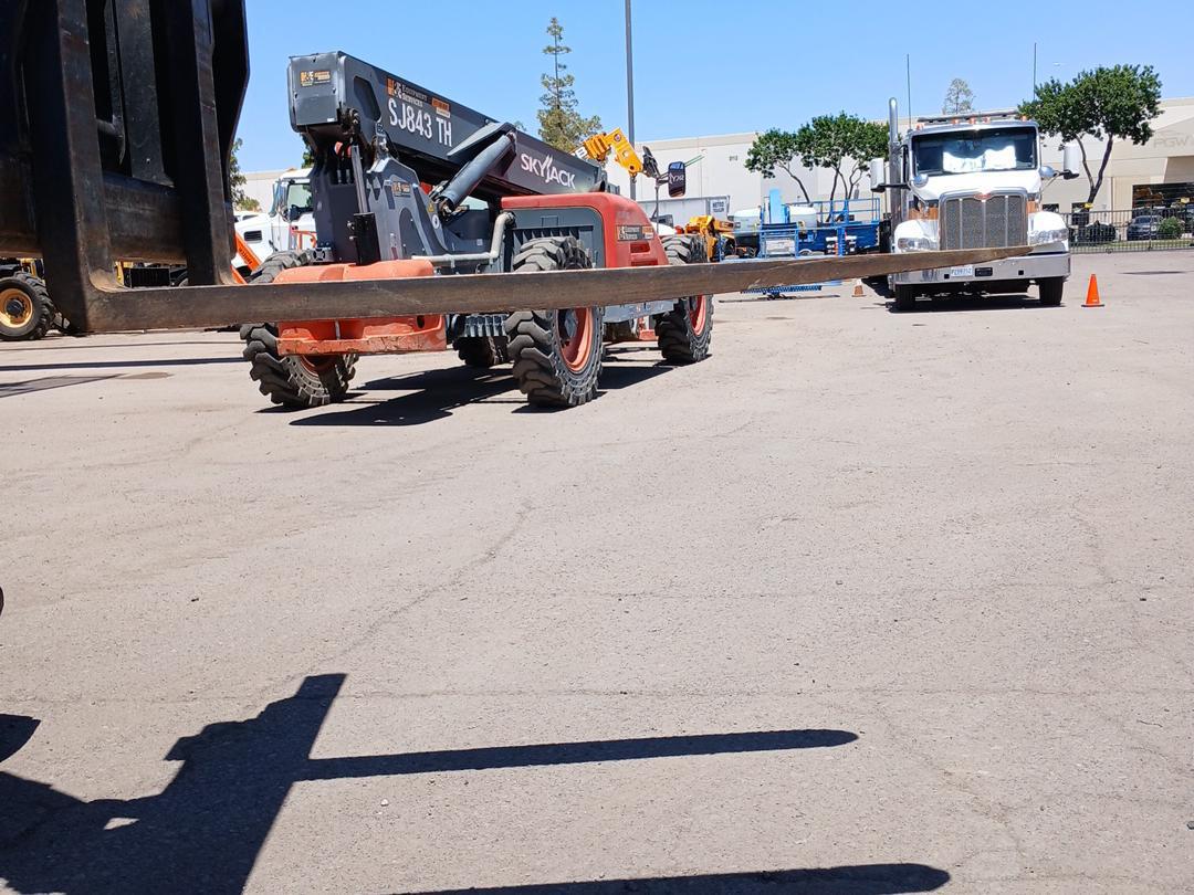 2018 JLG G5-18A
