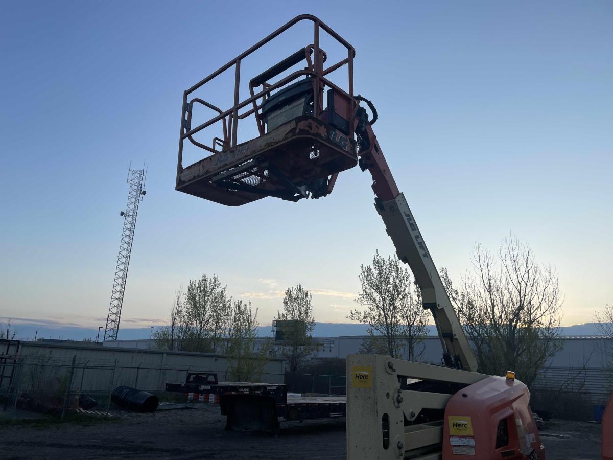 2017 JLG 450AJ-3