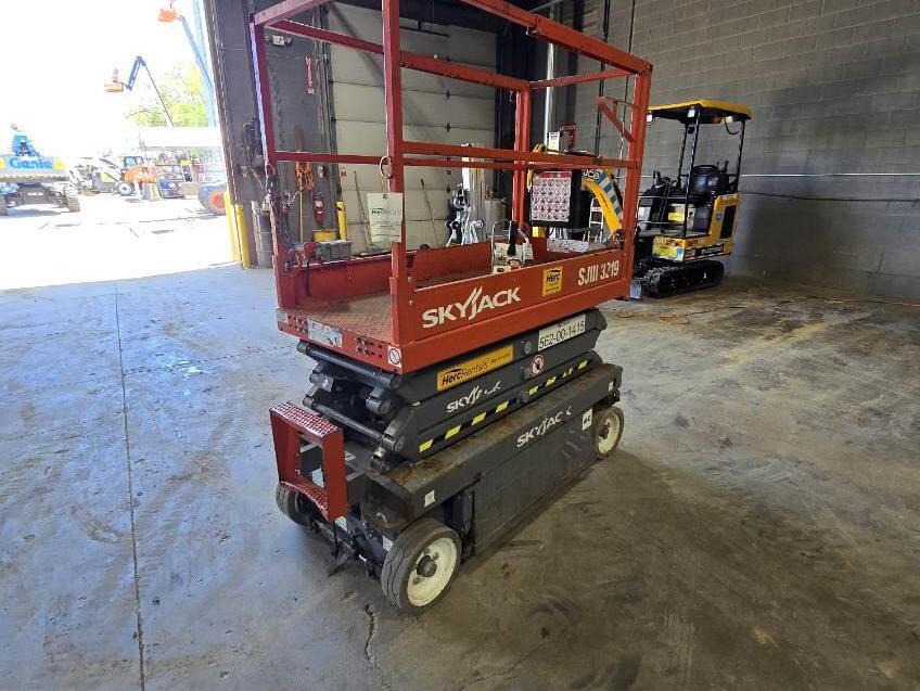 2017 Skyjack SJ3219