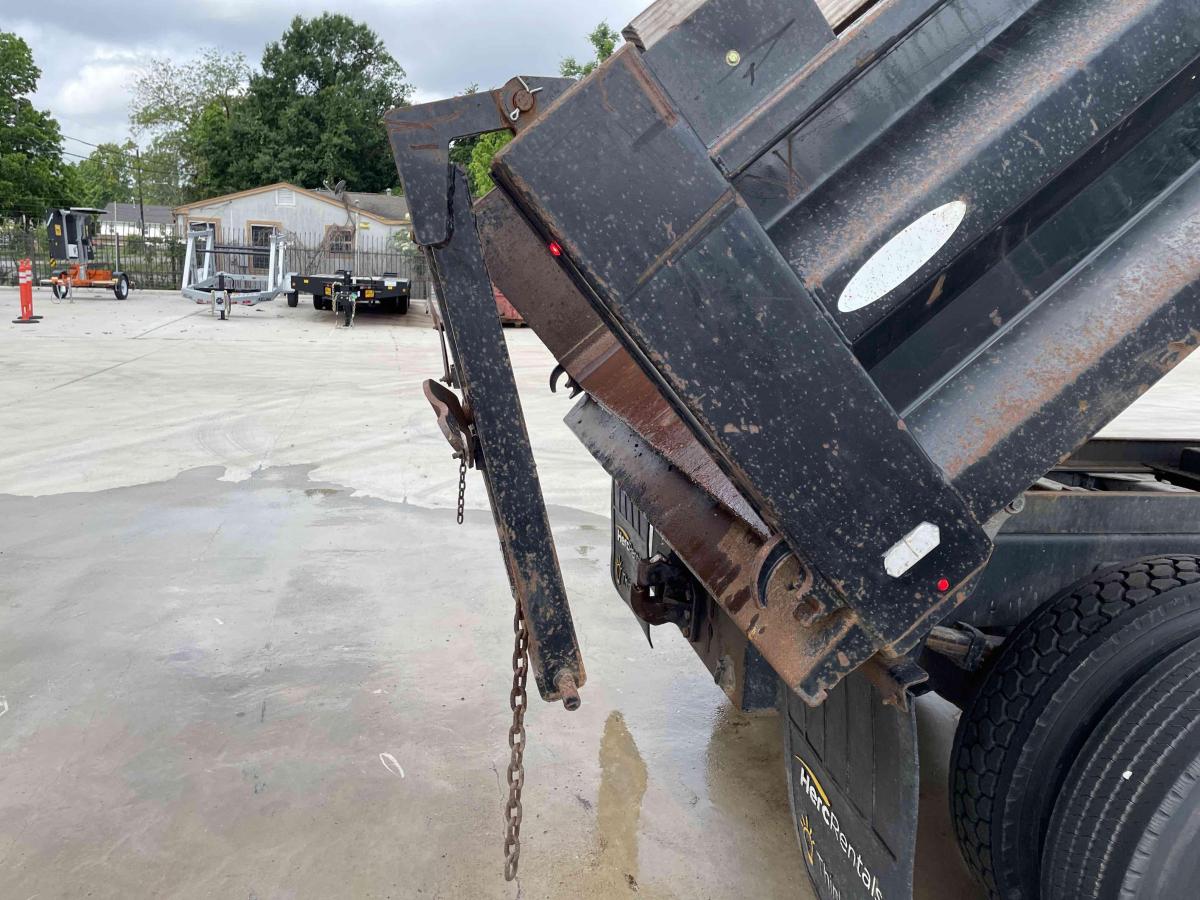 2015 Freightliner M2106