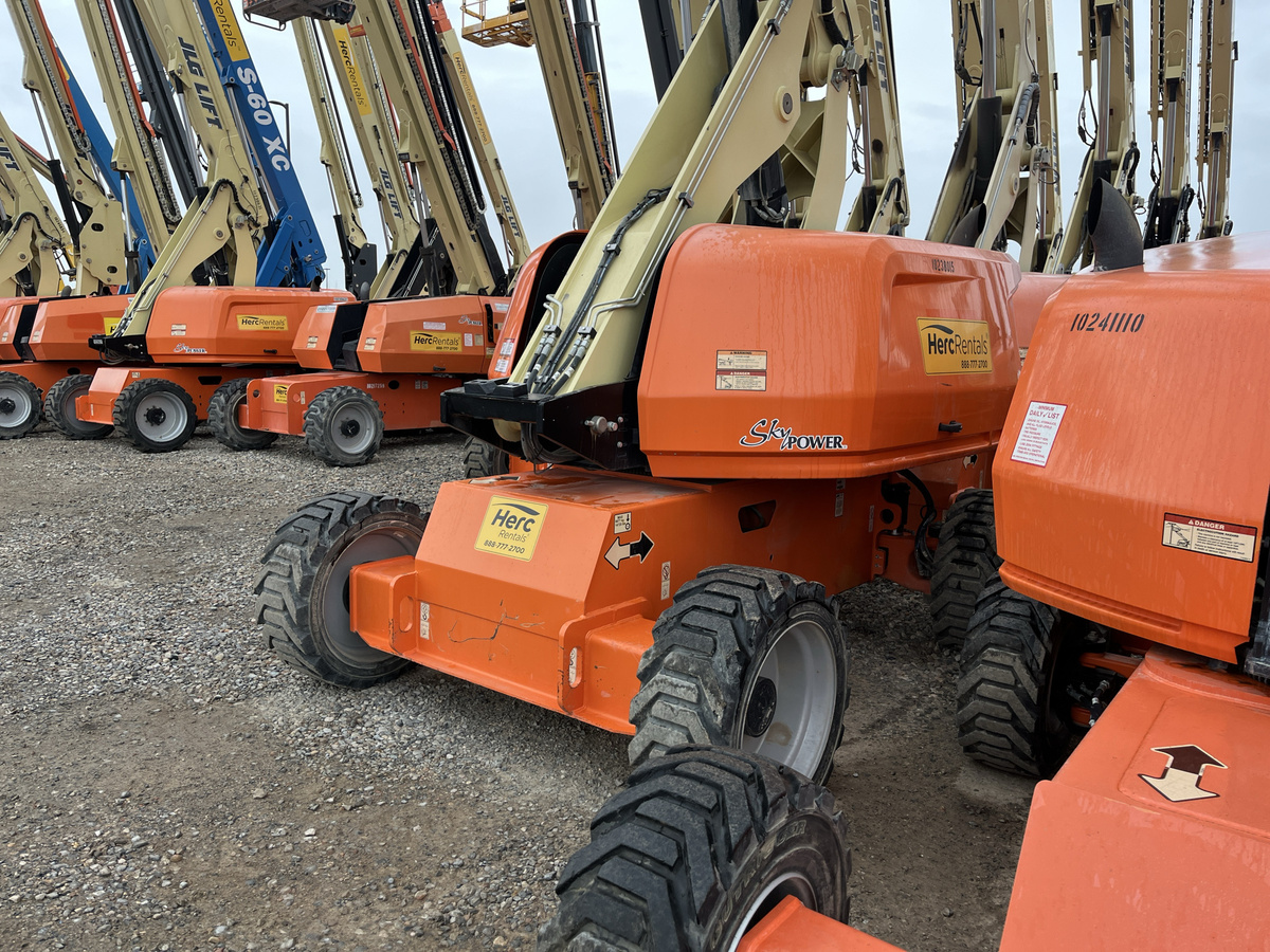 2018 JLG 660SJ-4
