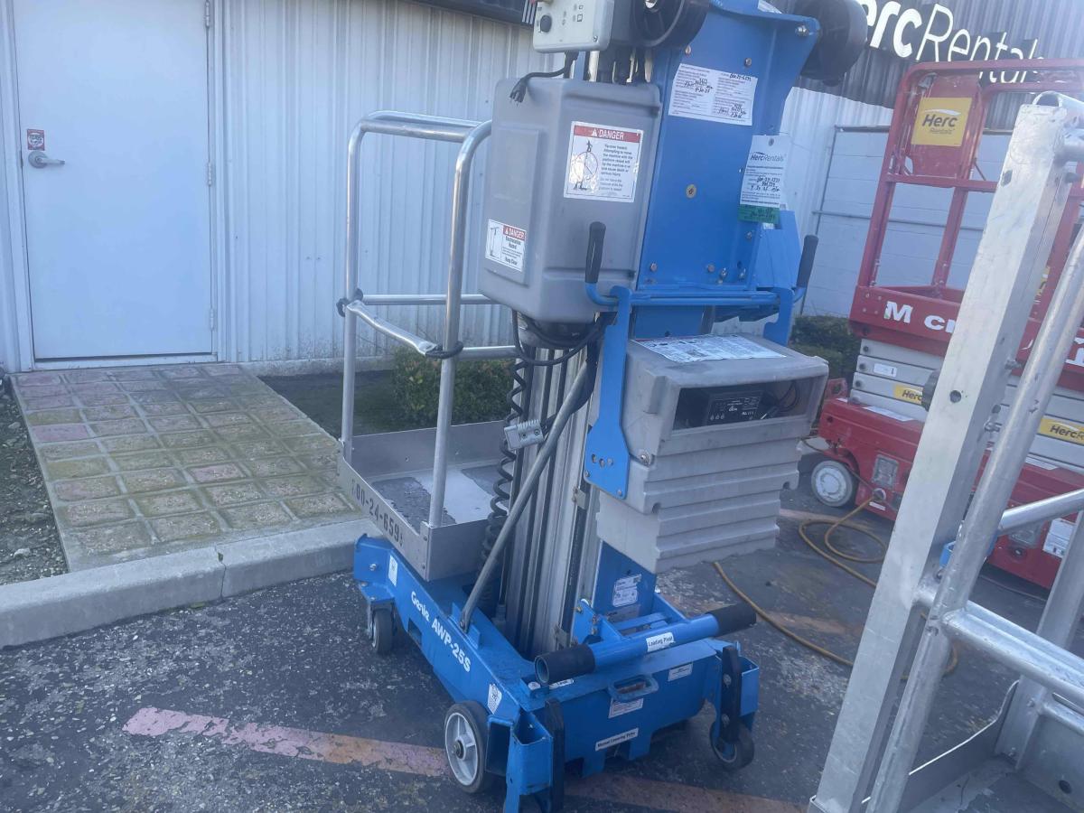 2019 Genie AWP-25S