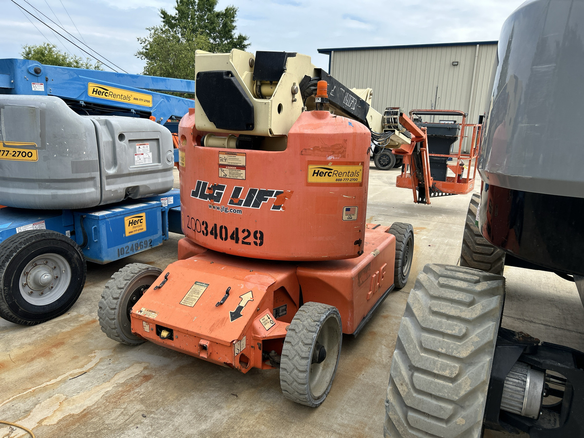 2014 JLG E400AJPN-3