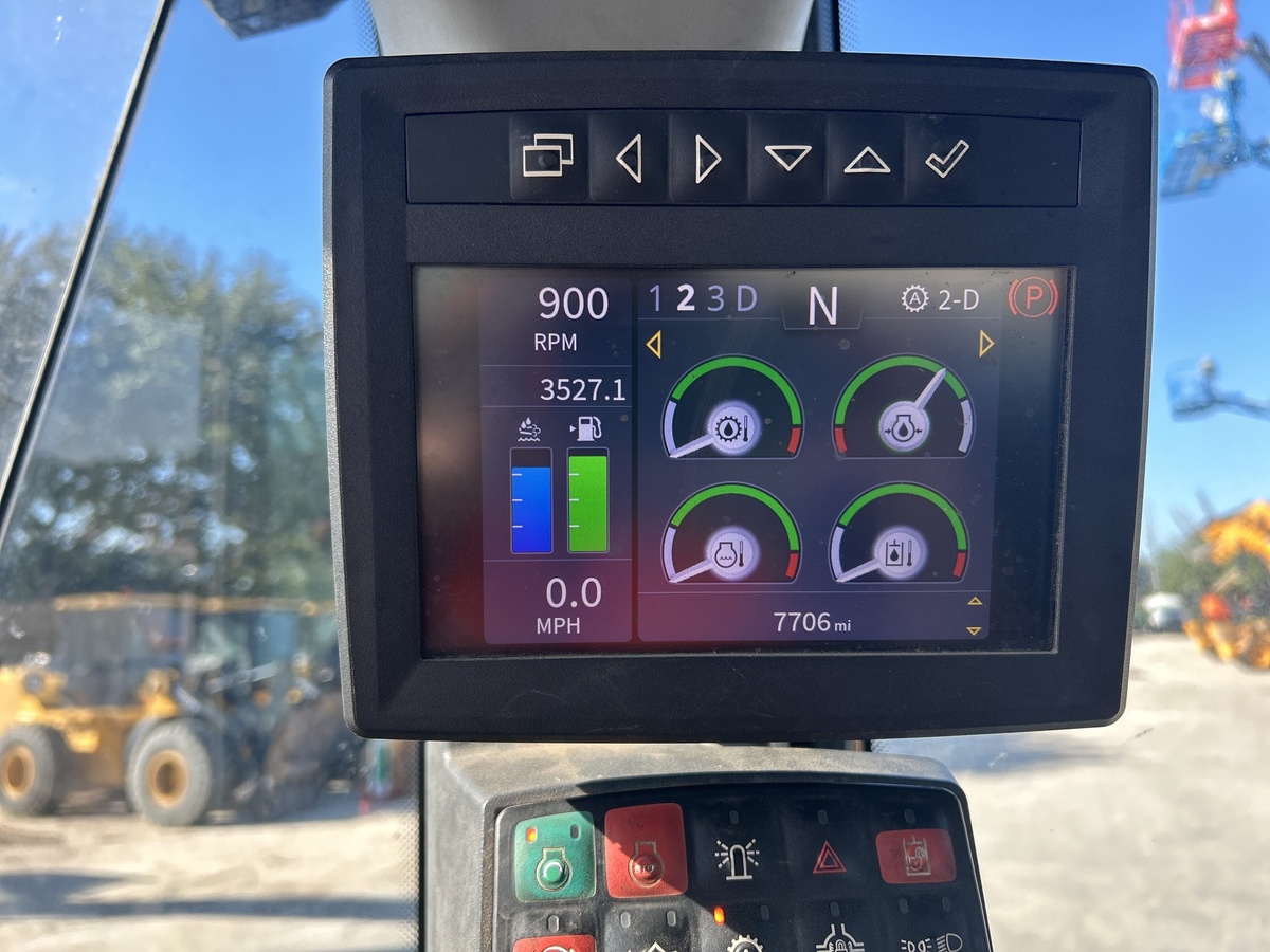 2021 John Deere 524 P-7