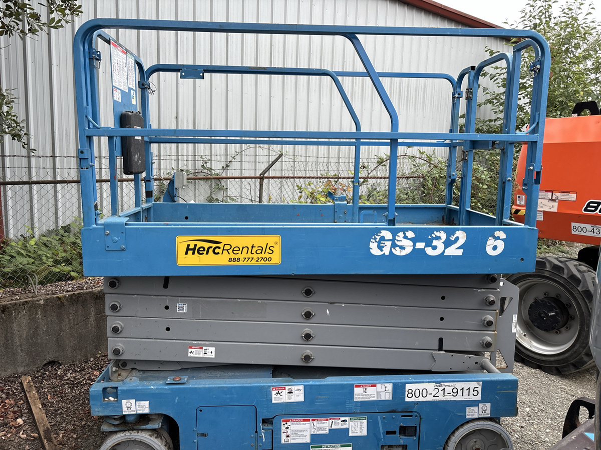 2018 Genie GS-3246