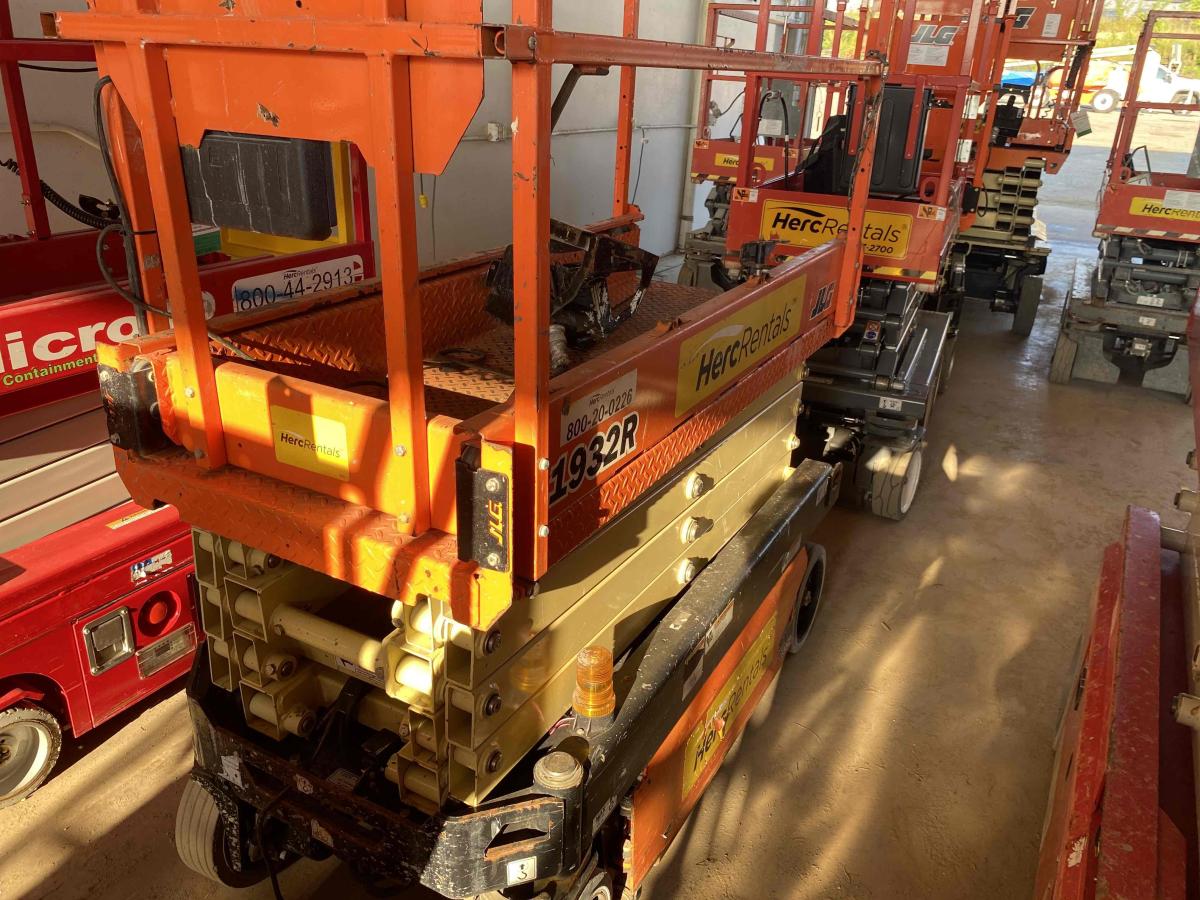 2018 JLG 1932R