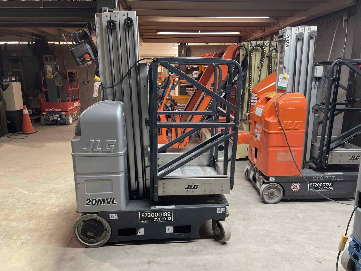 2013 JLG 20MVL
