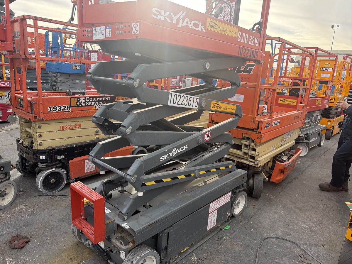 2017 Skyjack SJ3219
