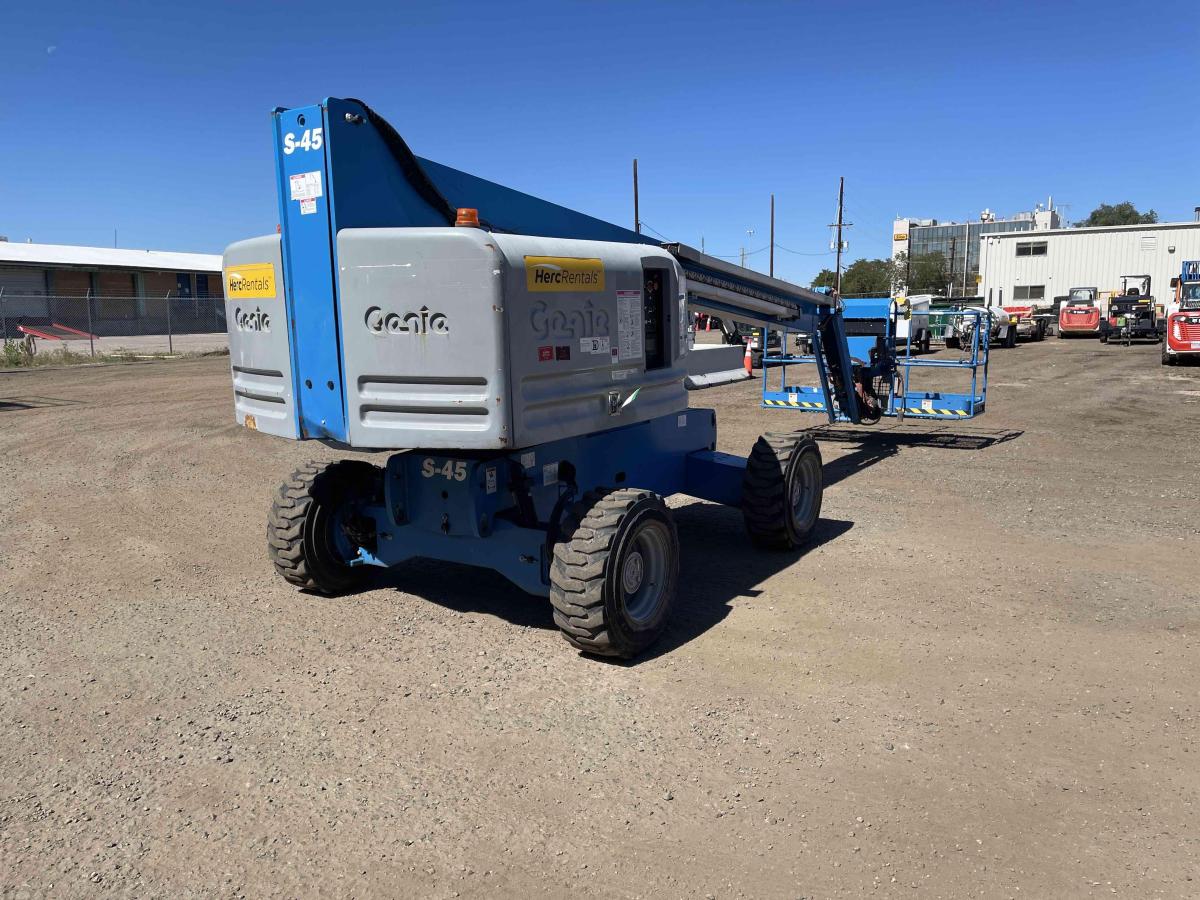 2019 Genie S-45
