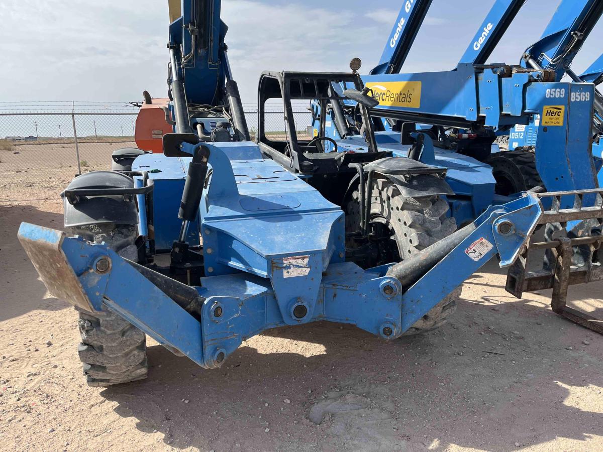 2017 Genie GTH-1056