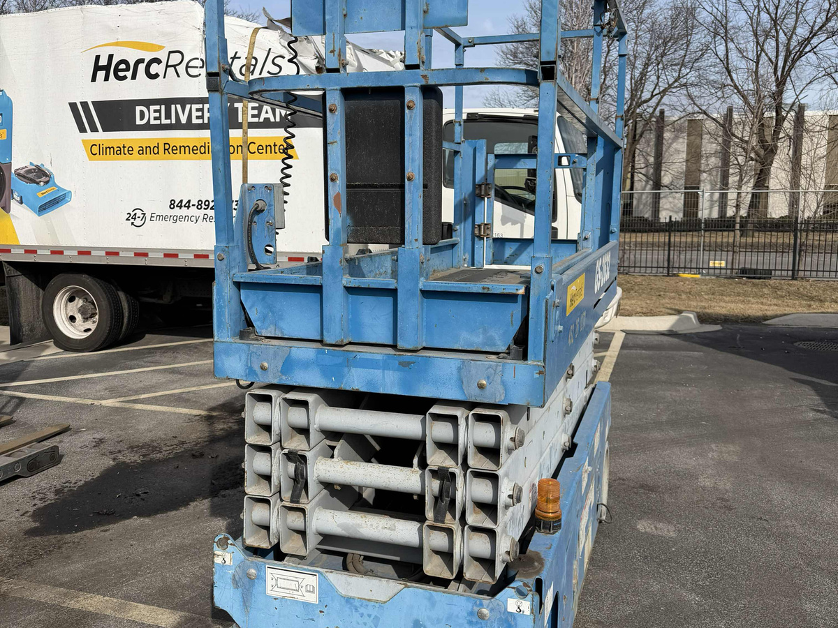 2012 Genie GS-2632-6