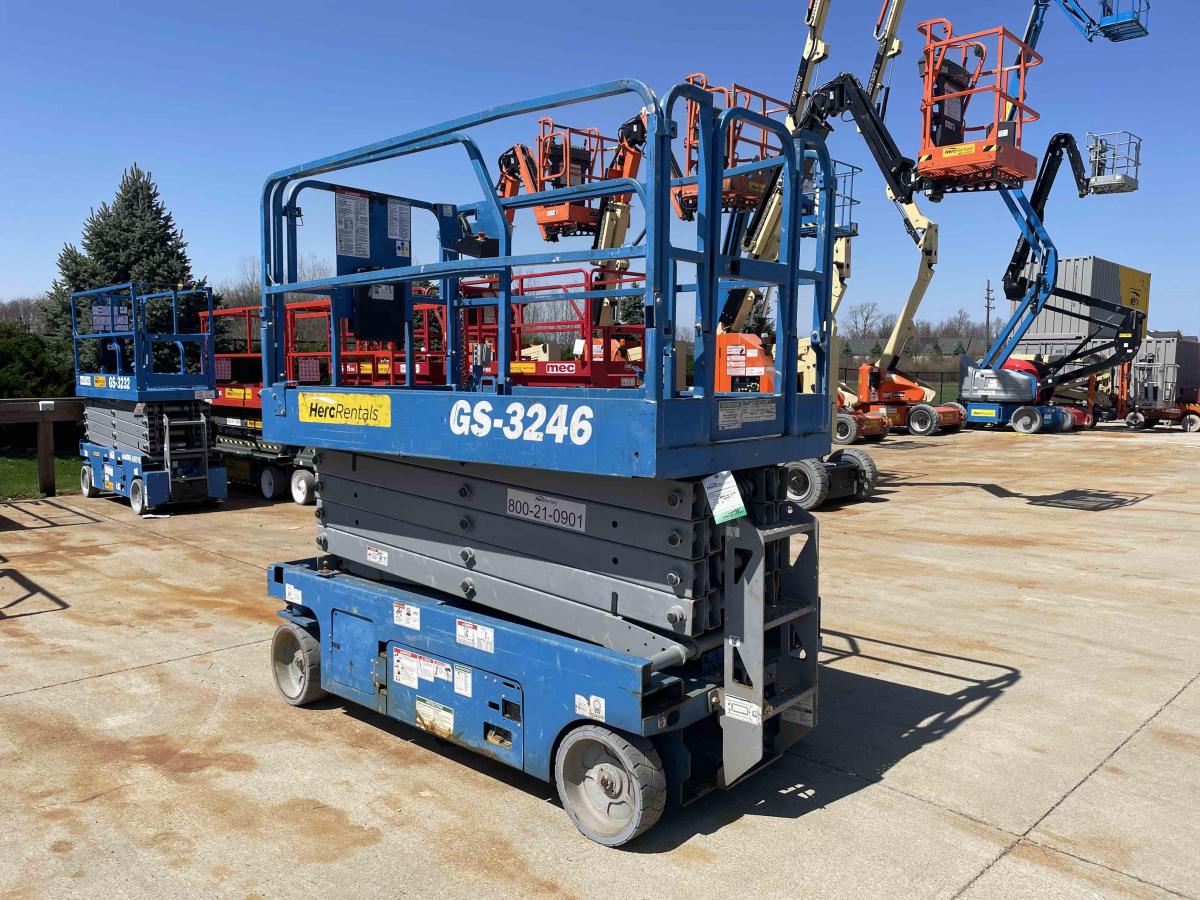 2018 Genie GS-3246