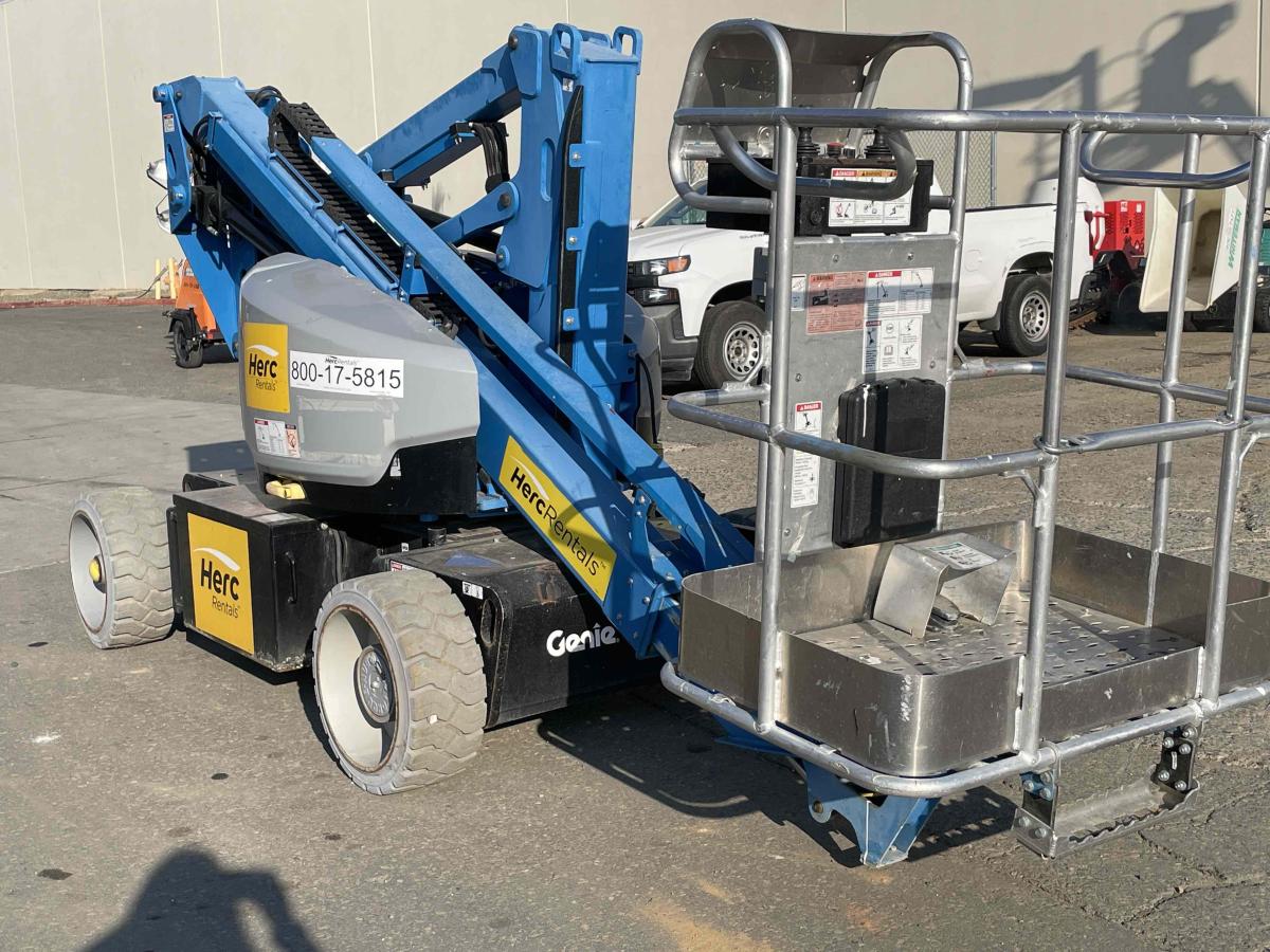 2017 Genie Z-33/18