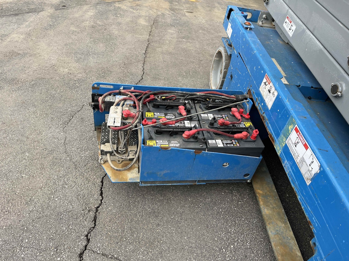 2018 Genie GS-3246-8
