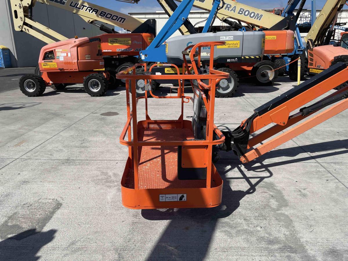 2017 JLG 660SJ-5