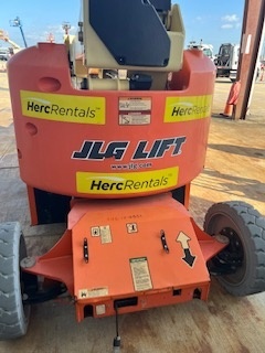 2017 JLG E450AJ-5