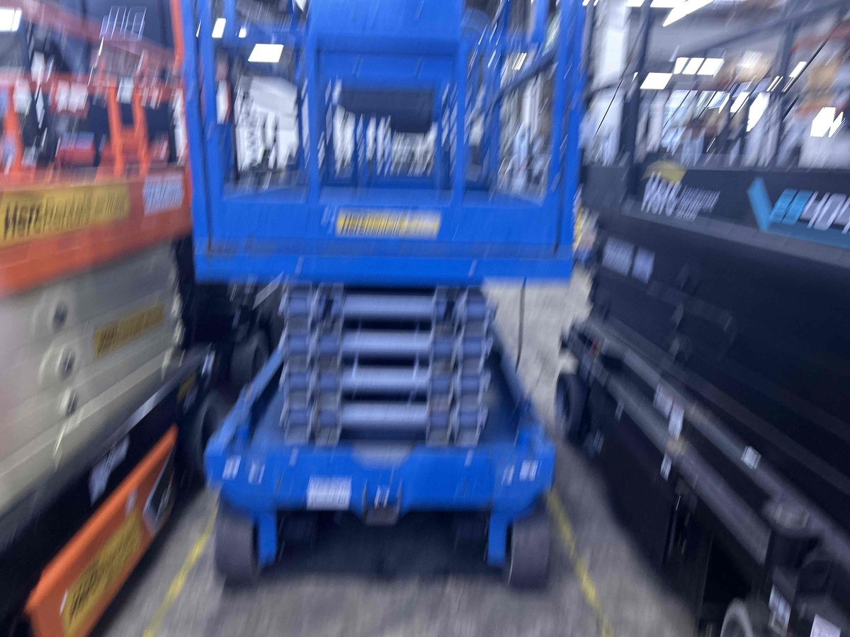 2018 Genie GS-3246
