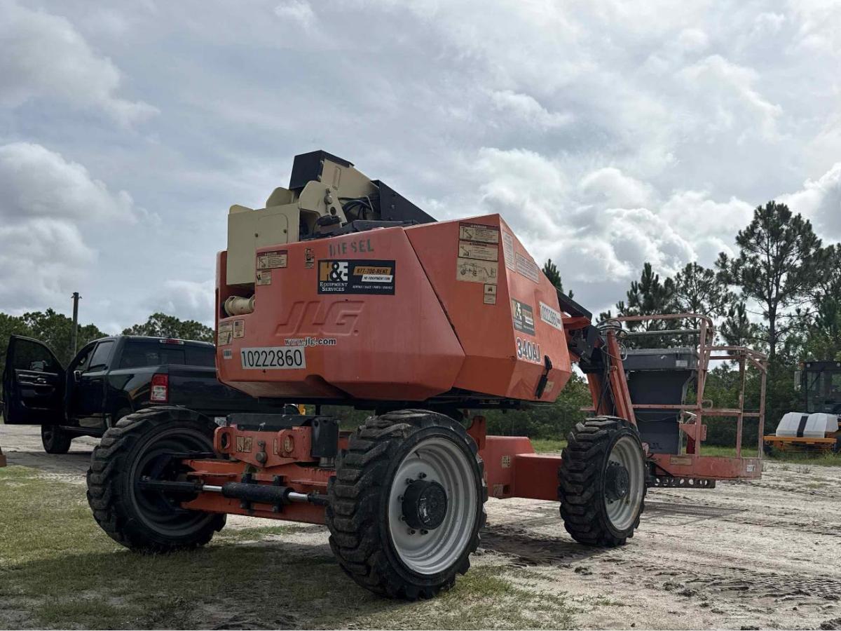 2017 JLG 340AJ-6
