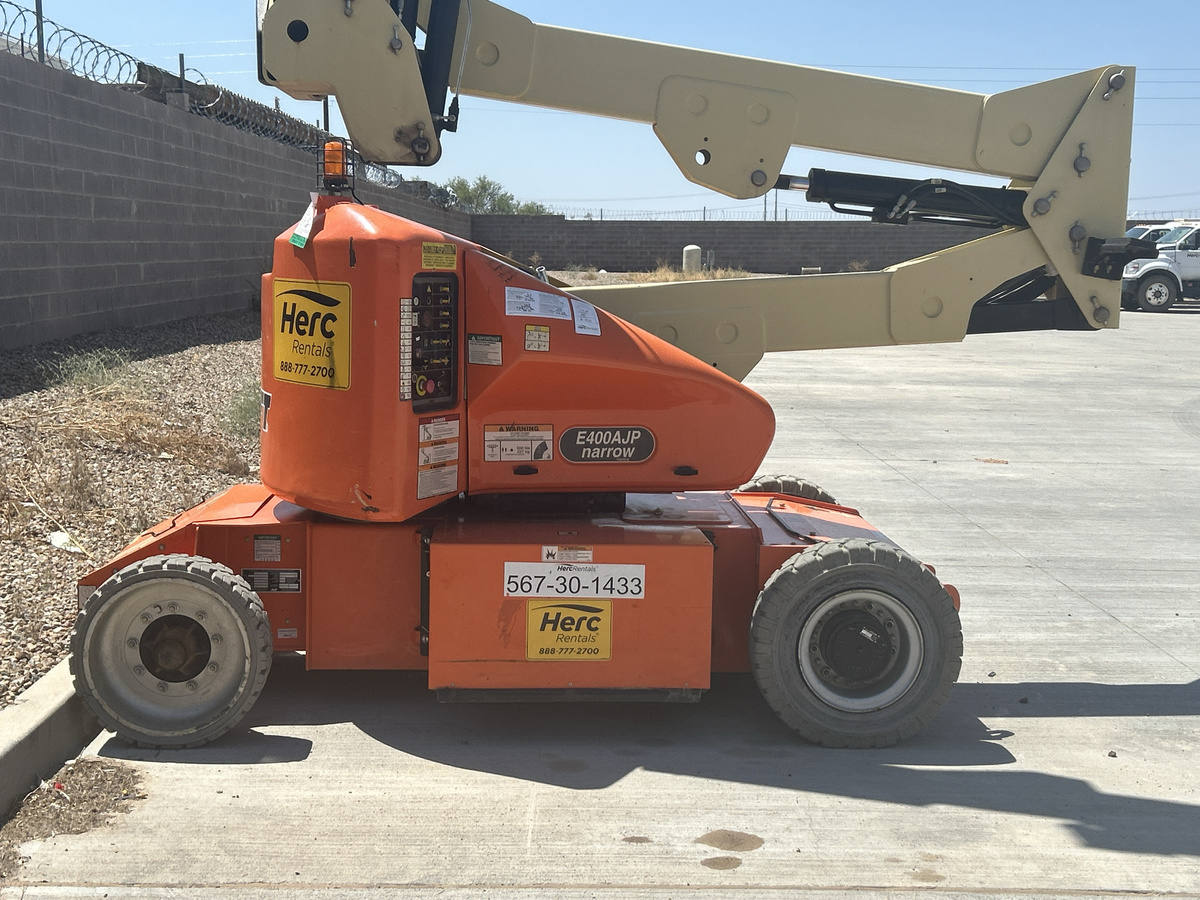 2018 JLG E400AJPN-10