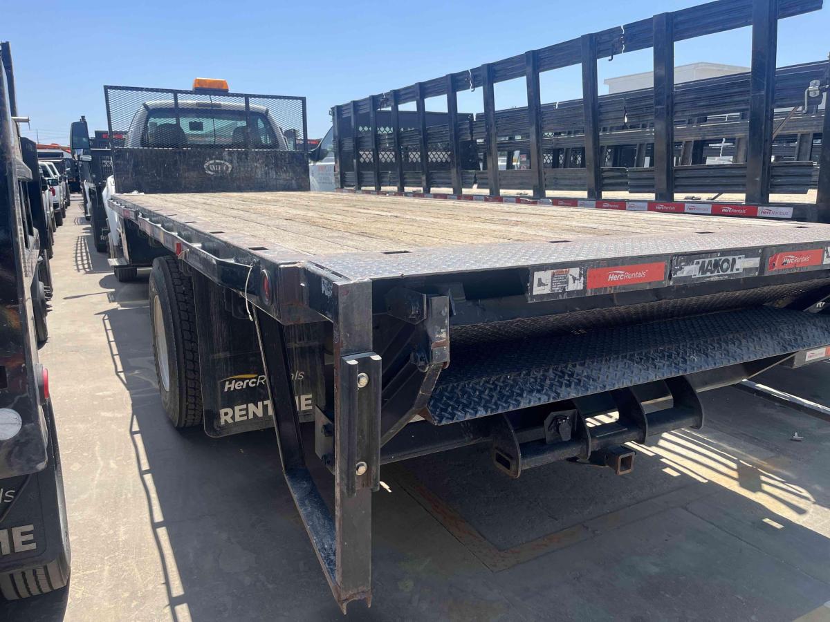 2017 Ford F750-3