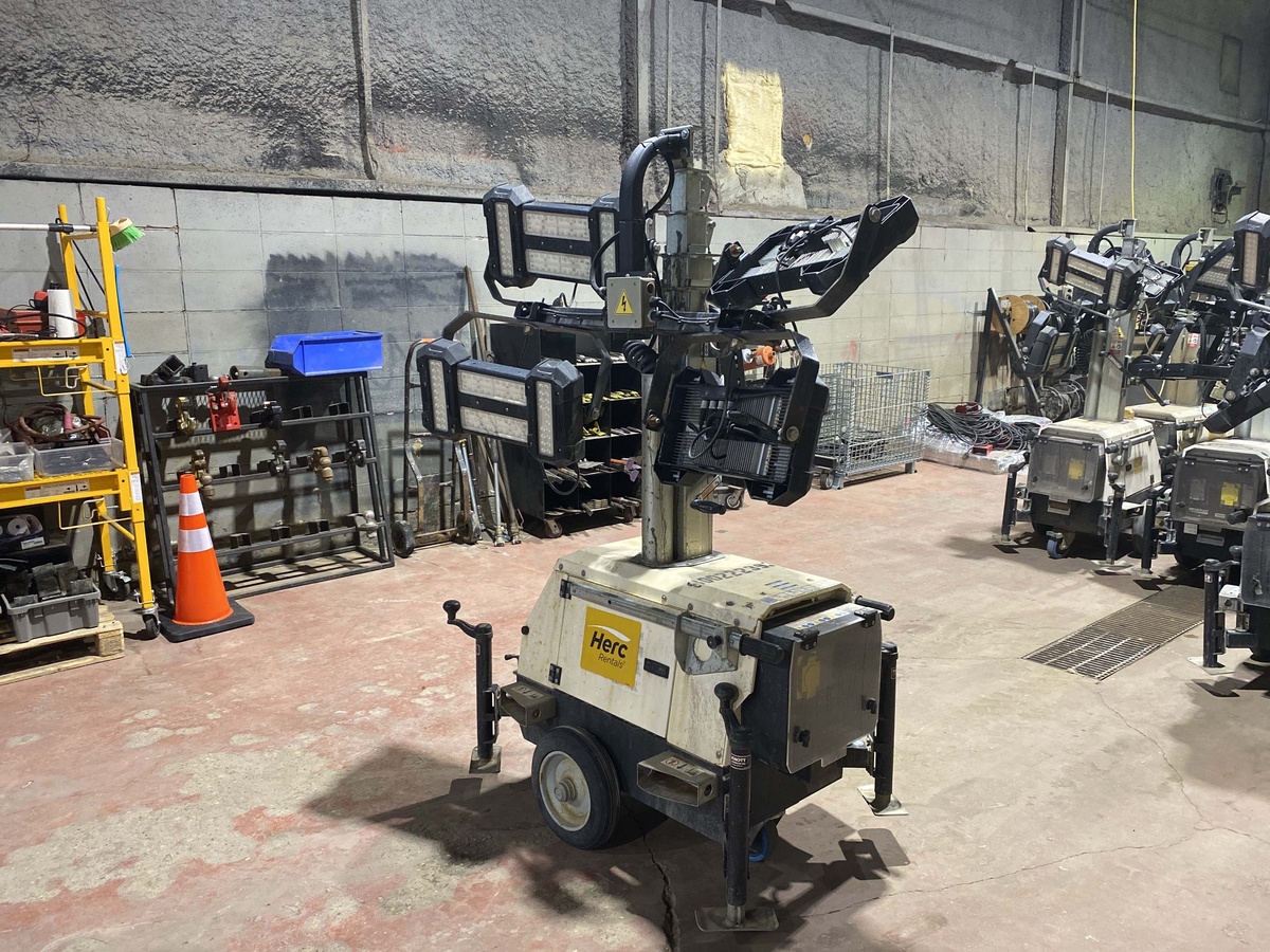 2018 Magnum PLT240-5