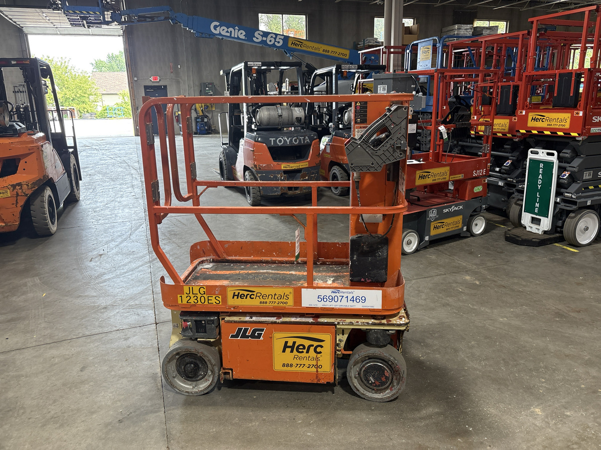 2015 JLG 1230ES-3