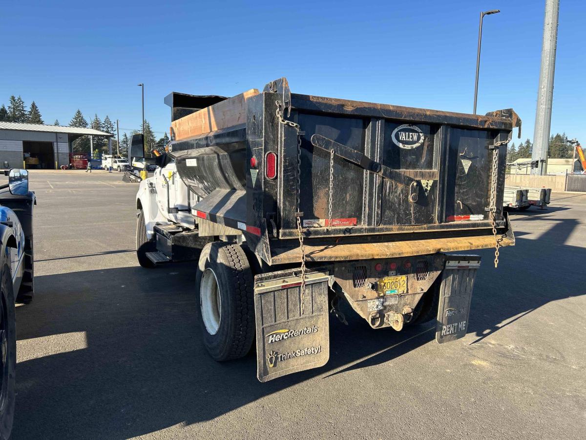 2017 Ford F750-5