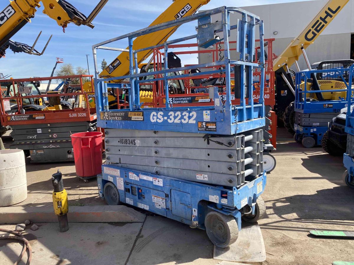 2016 Genie GS-3232