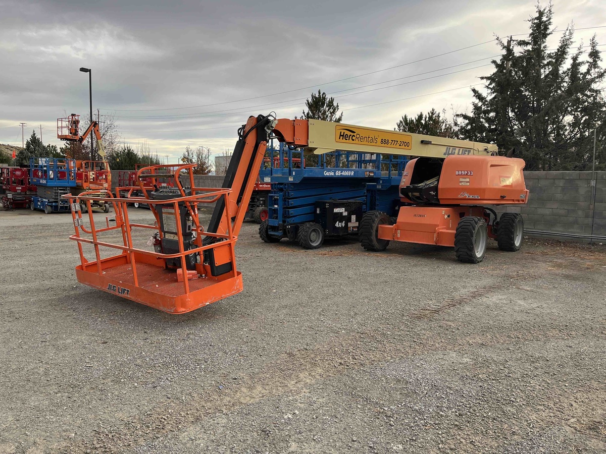 2018 JLG 660SJ-2