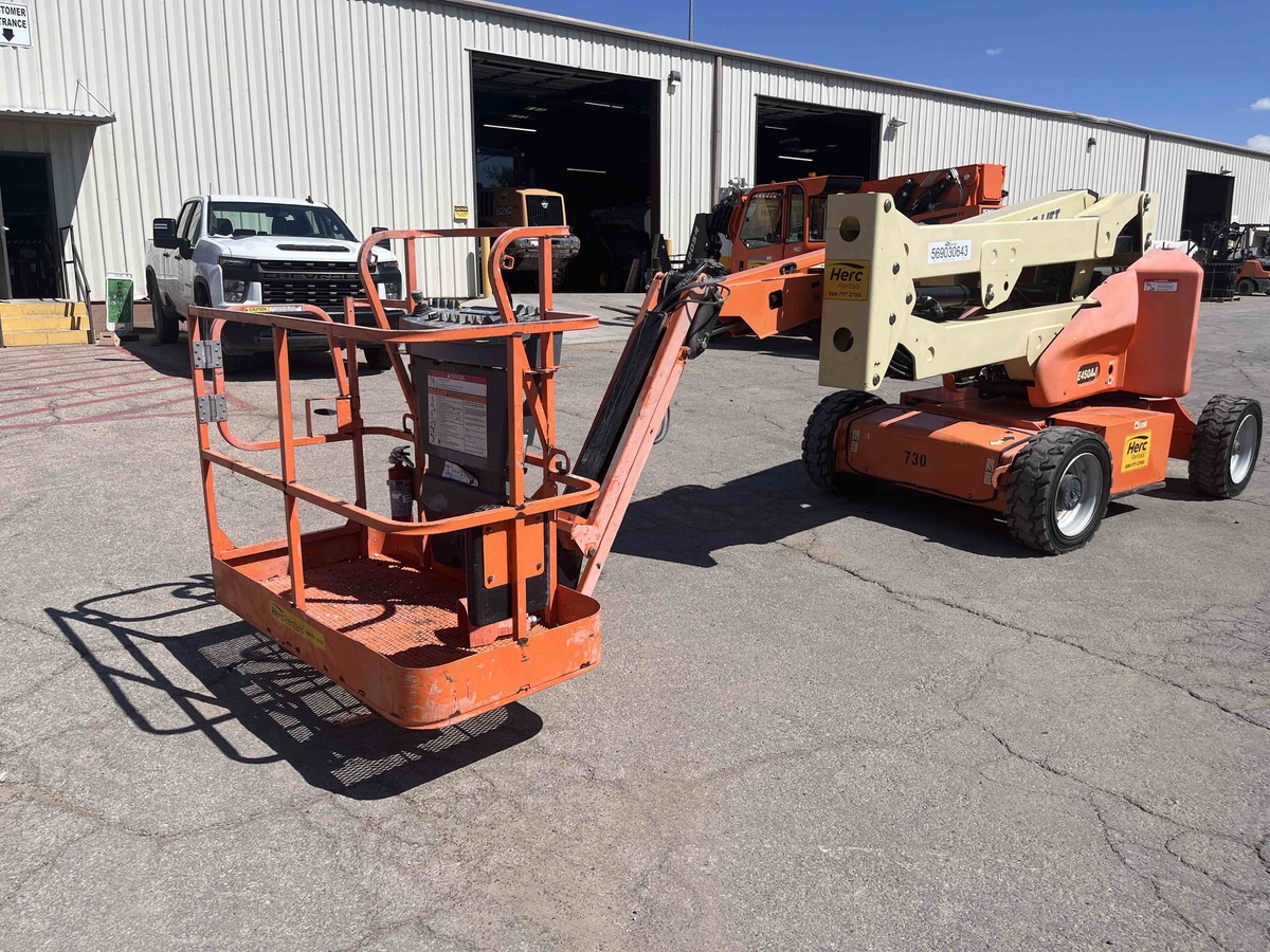 2016 JLG E450AJ-7