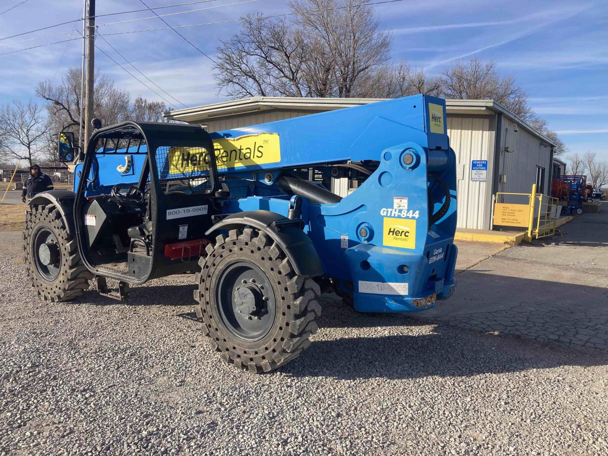 2018 Genie GTH 844