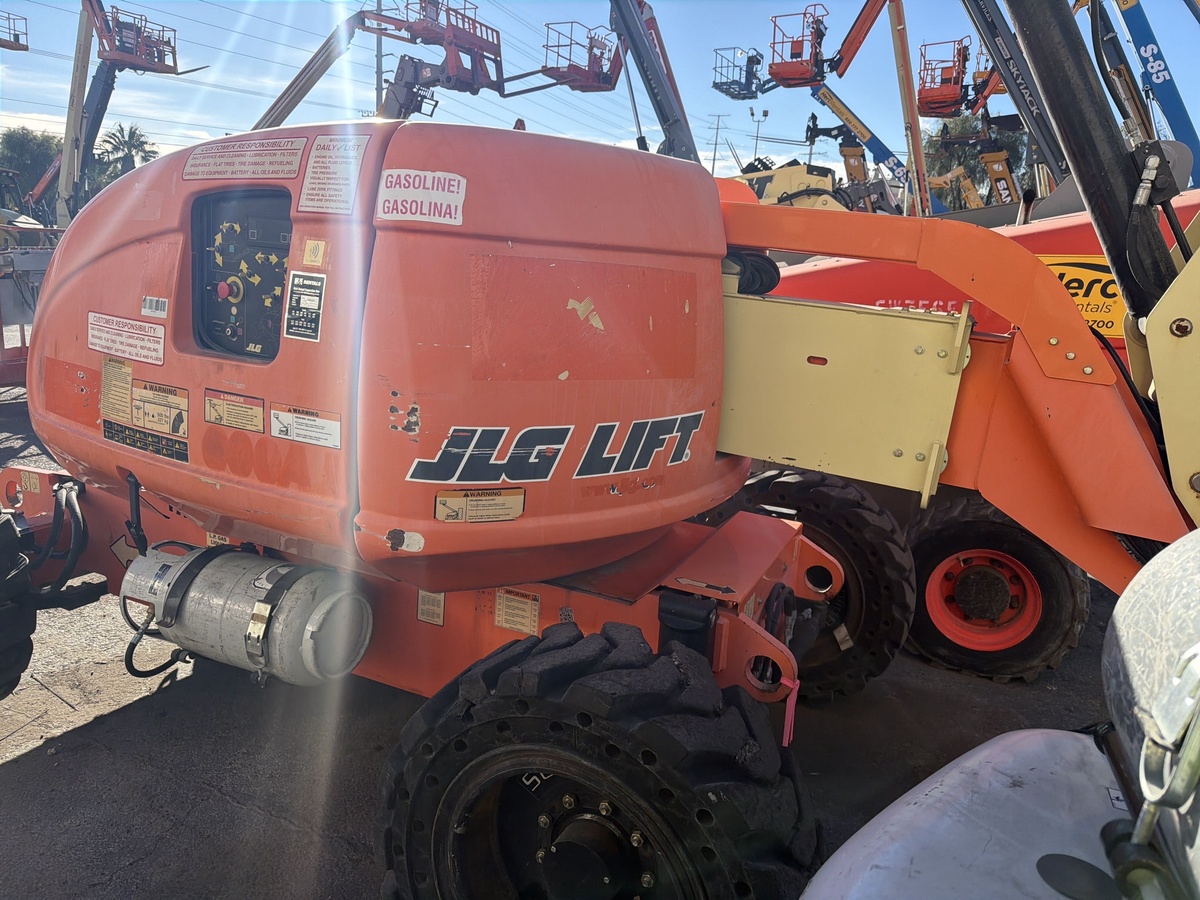 2013 JLG 600AJ-2