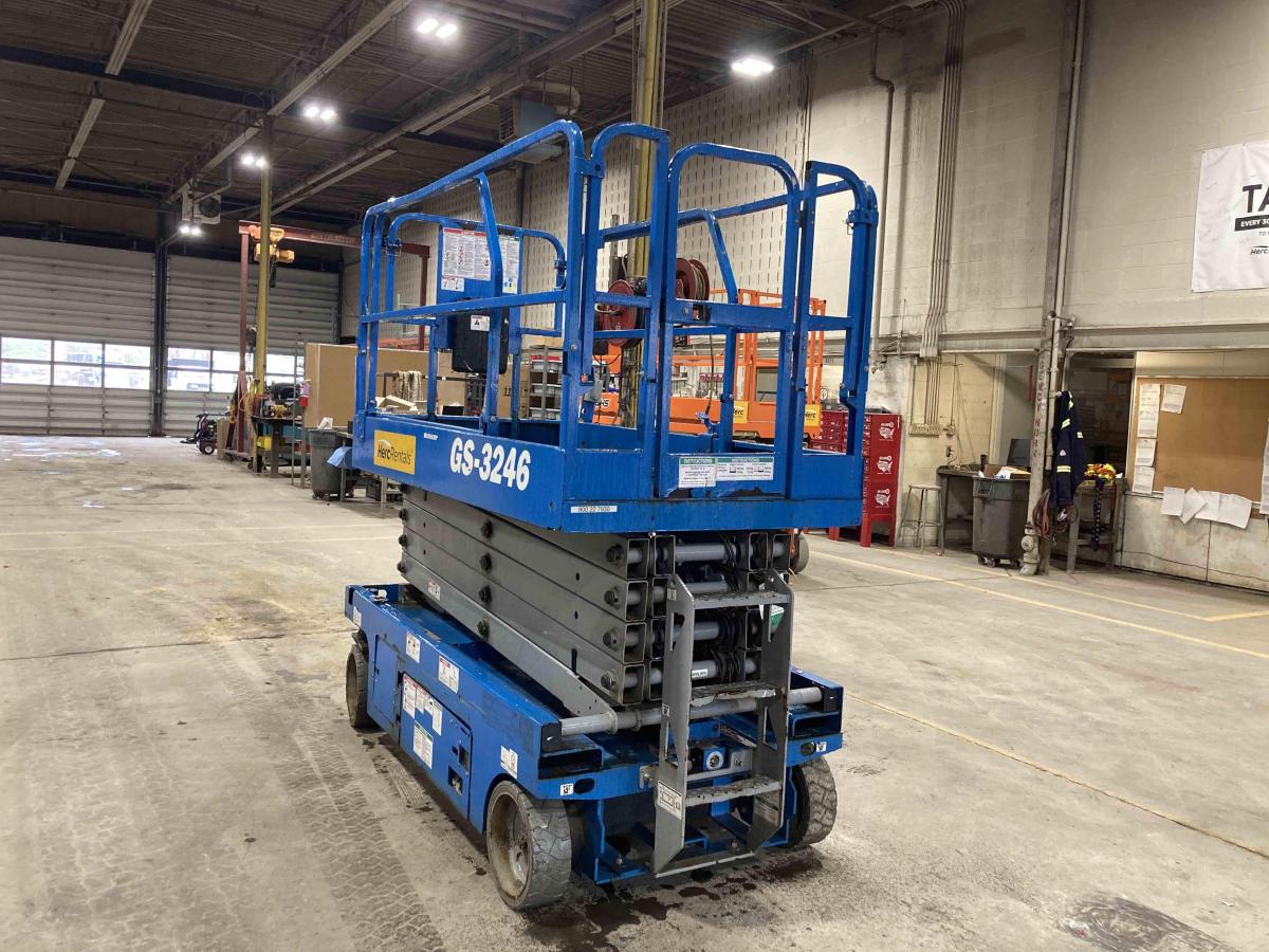 2018 Genie GS-3246-3