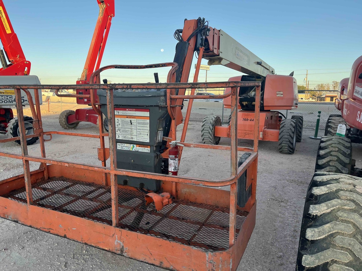 2018 JLG 660SJ-2