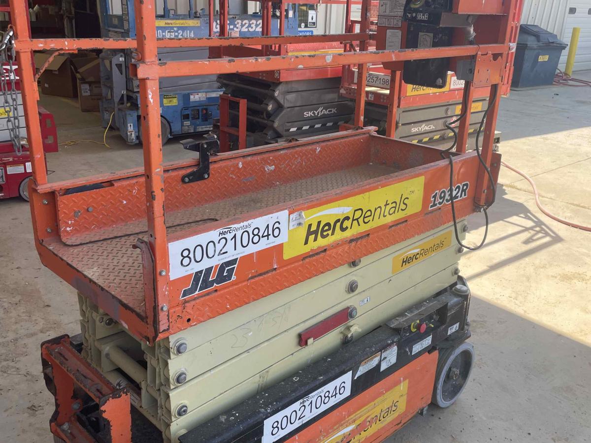 2018 JLG 1932R