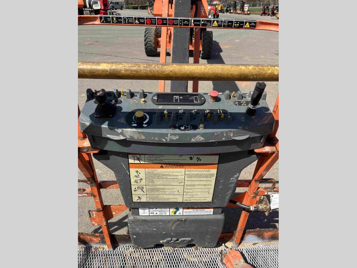 2018 JLG 860SJ