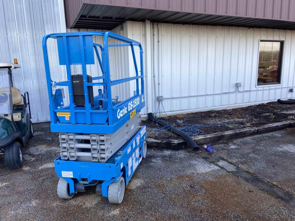 2018 Genie GS-1930