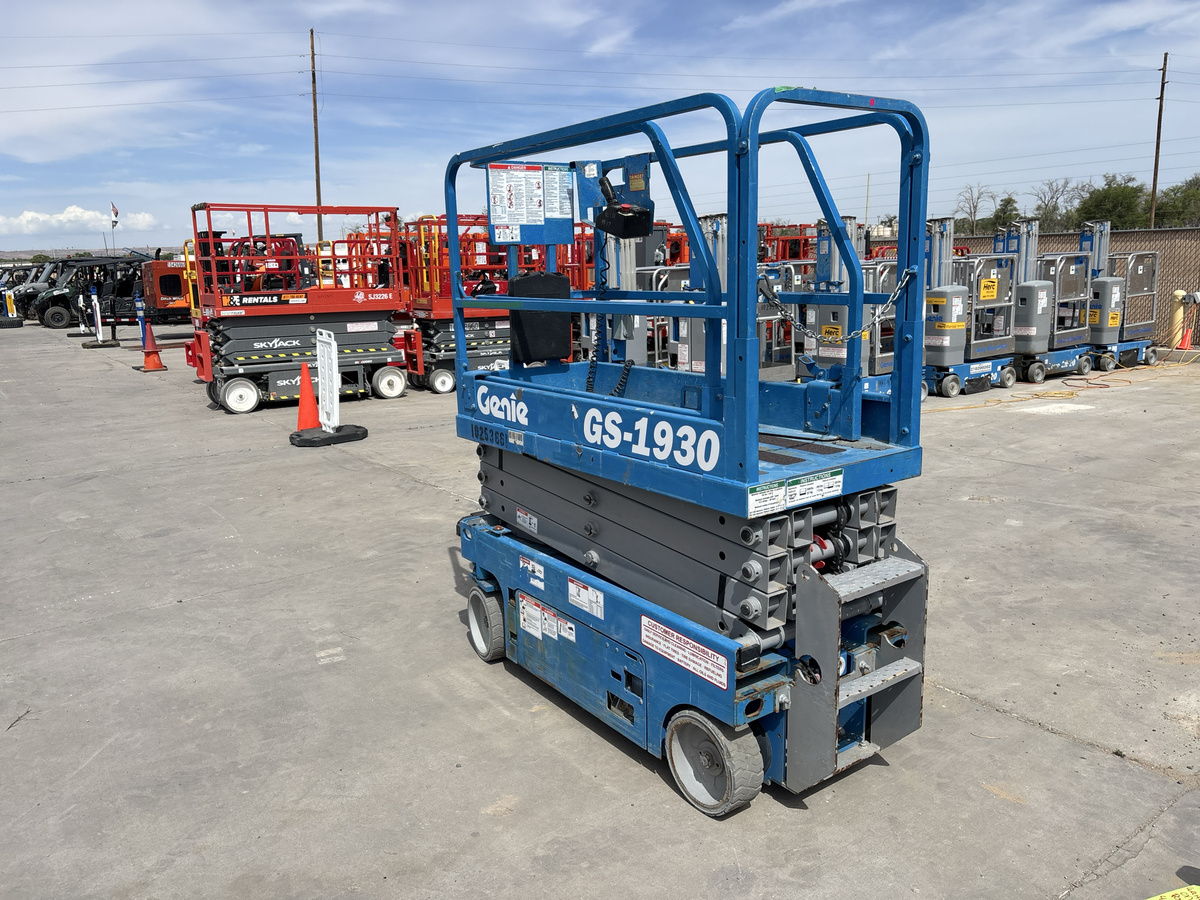 2018 Genie GS-1930