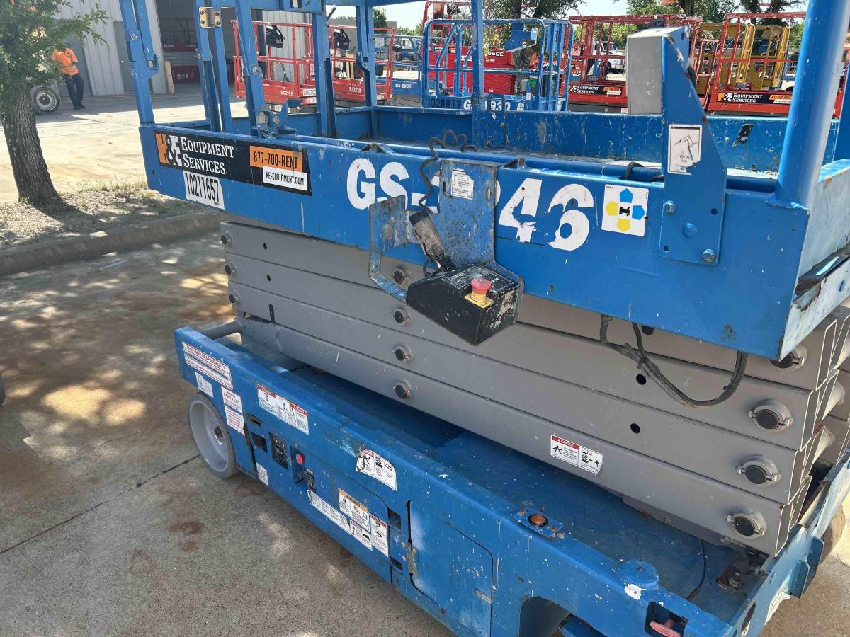 2017 Genie GS-3246-6
