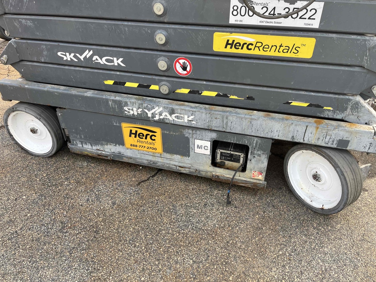 2019 Skyjack SJ4740-9