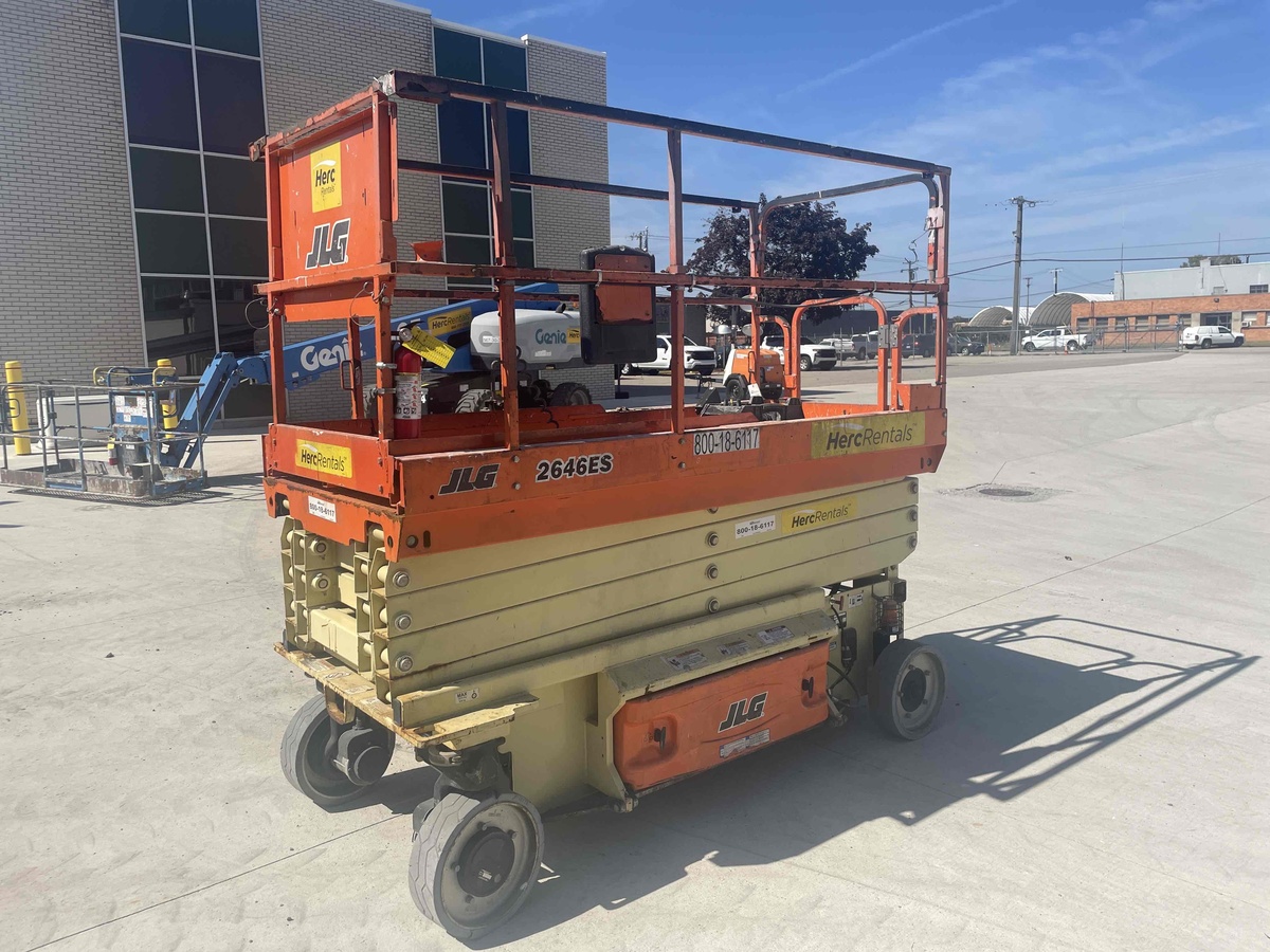 2017 JLG 2646ES-7