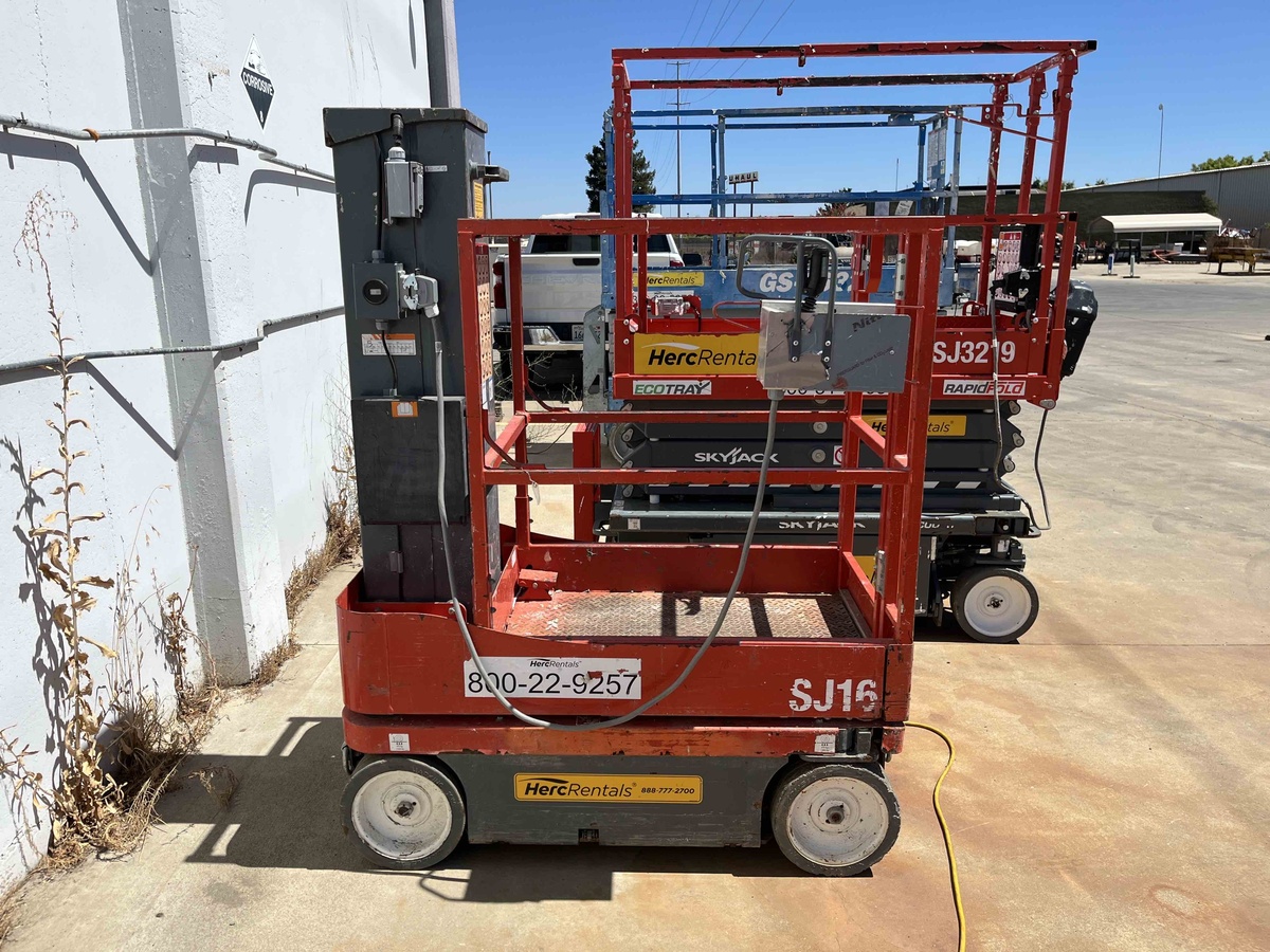 2018 Skyjack SJ16-3