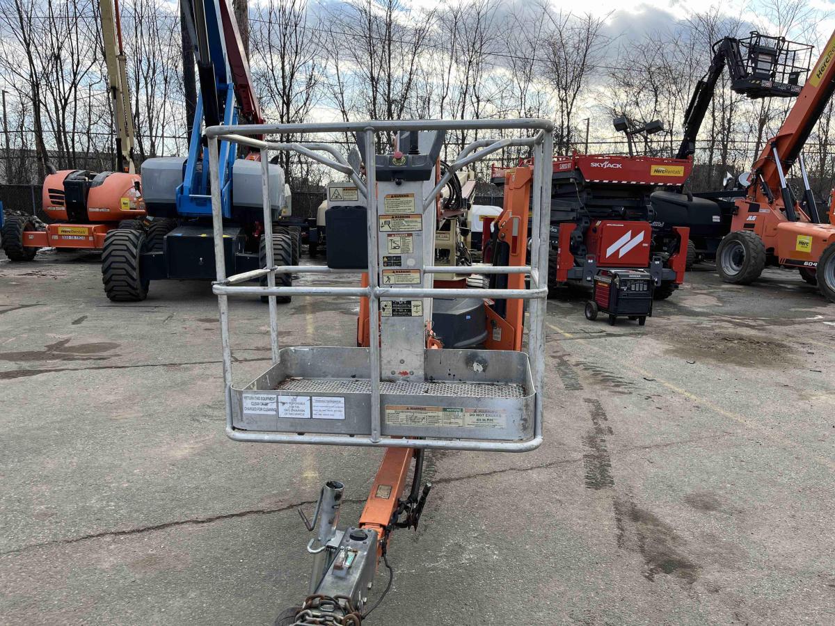2017 JLG T500J