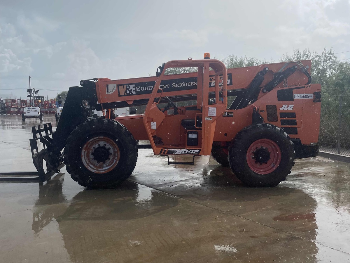 2017 SkyTrak 8042-5