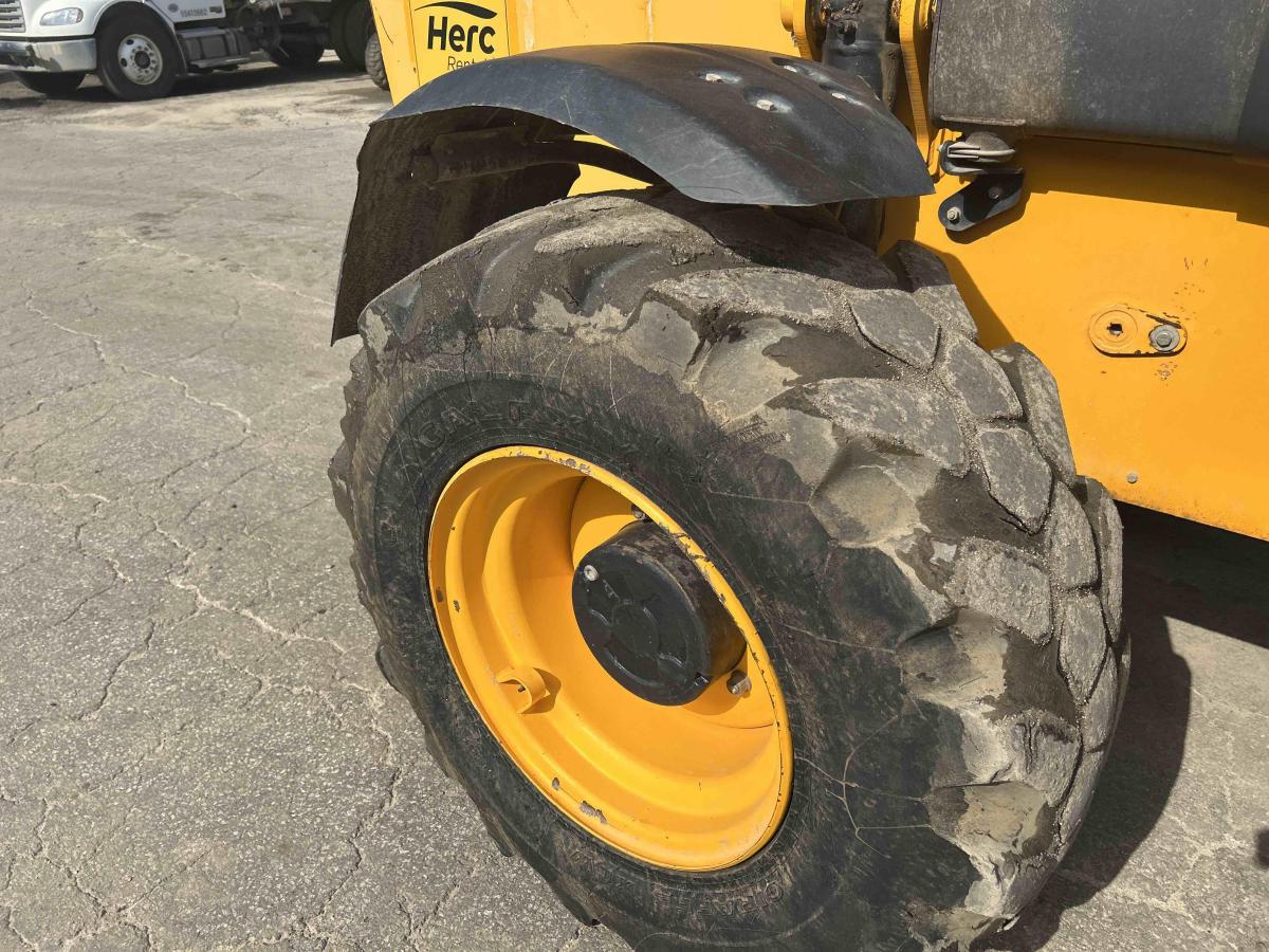 2017 JCB 510-56-9